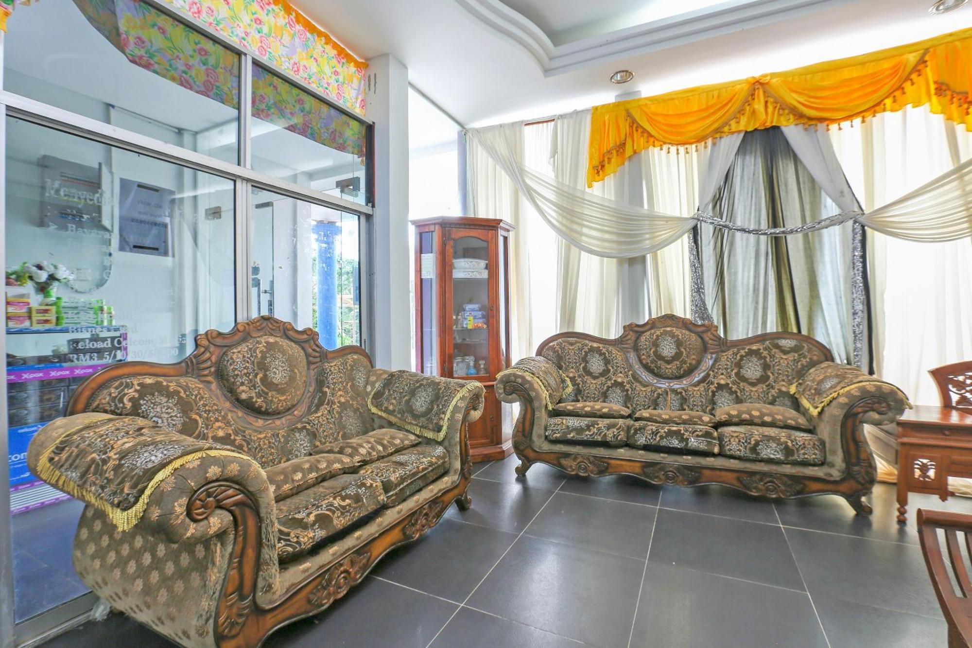 Oyo 89933 Nun Hotel Jeli Exterior foto