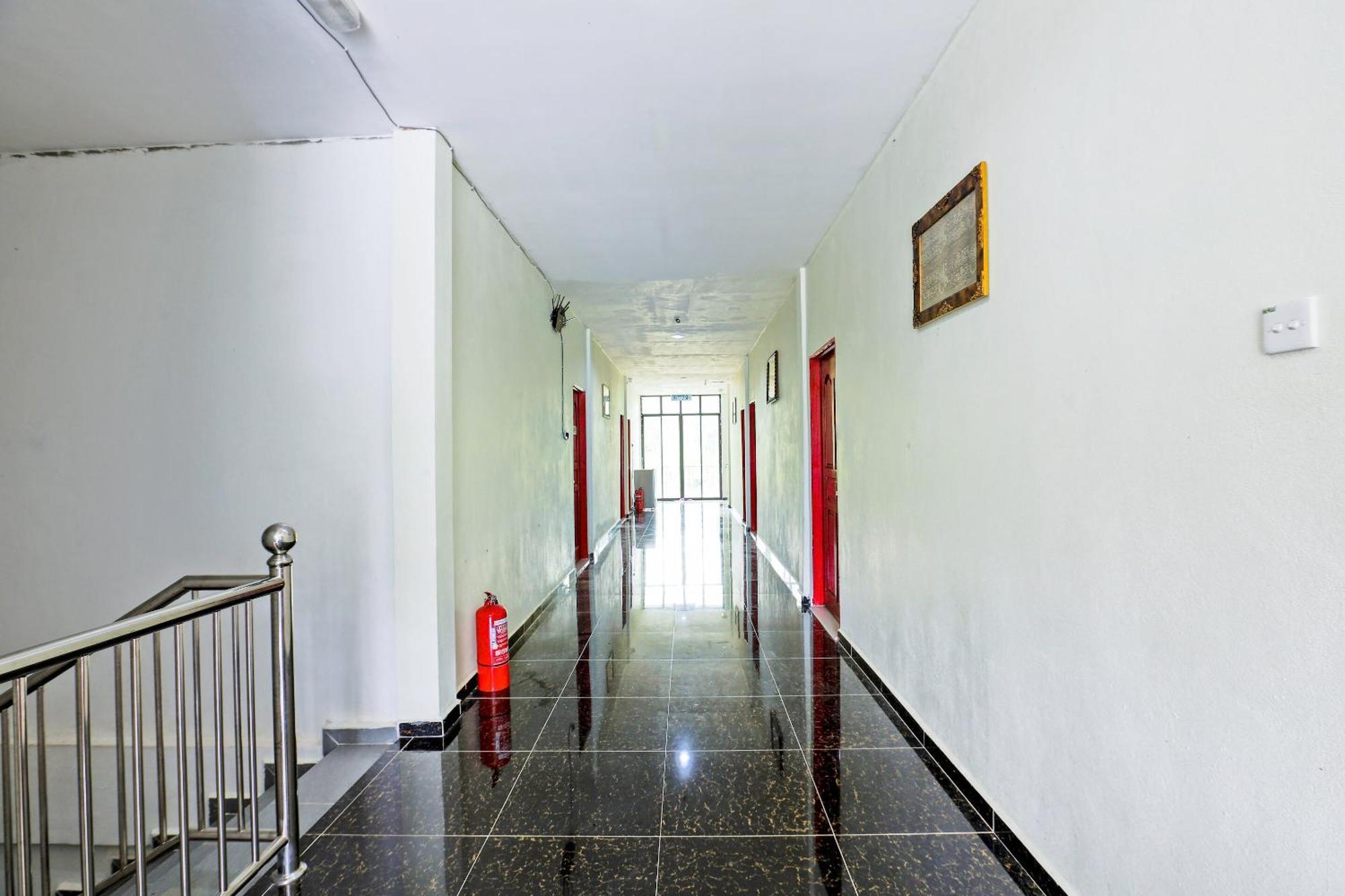Oyo 89933 Nun Hotel Jeli Exterior foto